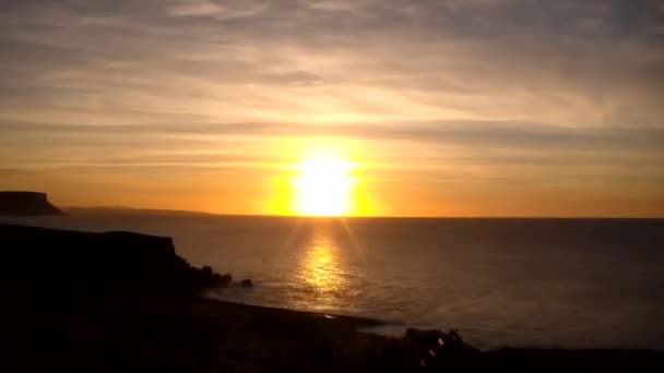 Pôr do sol no mar Cantábria — Vídeo de Stock