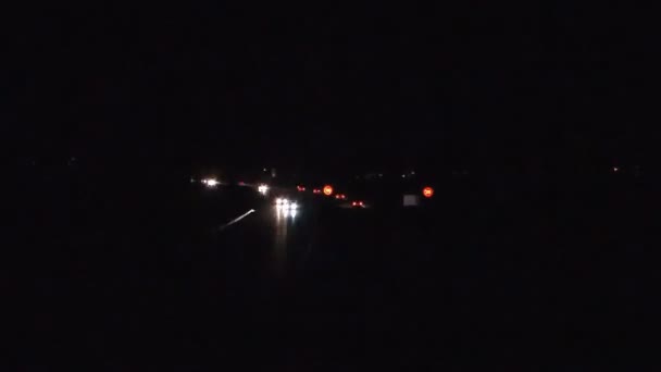 Strålkastare Från Trafiken Motorvägen Natten Tidslinjer Inget Ljud — Stockvideo