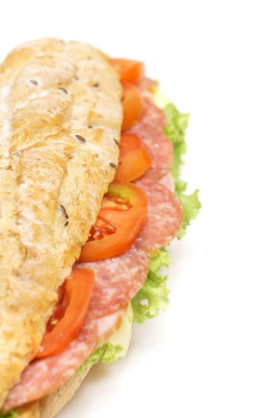 Pie largo salami jamón queso sub sándwich aislado en respaldo blanco —  Fotos de Stock