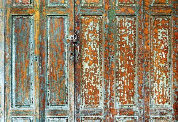 Grunge vintage verde textura de fondo de puerta de madera — Foto de Stock