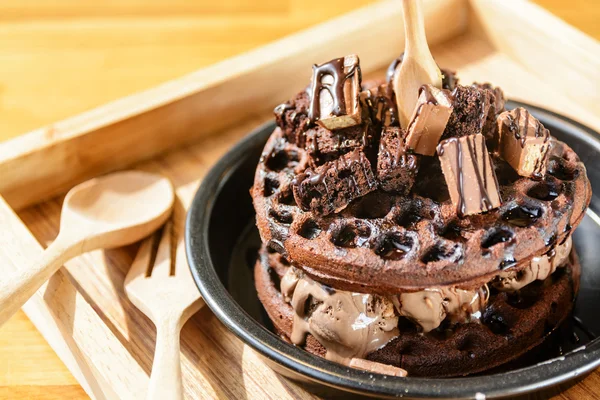 Chocolate waffle with ice cream — Stock Photo, Image