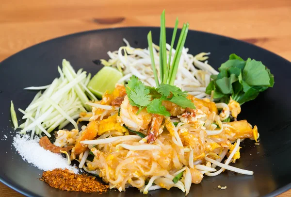 Pad Thai noodle with shrimp — Stock Photo, Image