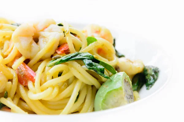 Spicy spaghetti prawn Thai style green curry — Stock Photo, Image