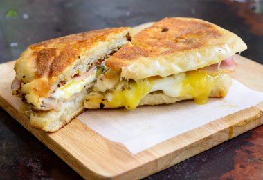 Jambon peynir sandviç kapatın