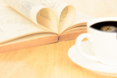 kahve ile kitap okuma için vintage aşk