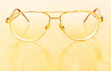 Vintage gözüne gözlük ahşap tablo