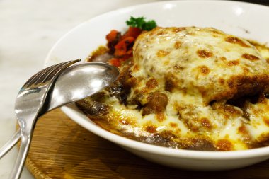 Japon köri pirinç hamburg peynir