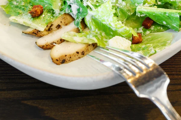 Salada de frango Ceasar — Fotografia de Stock