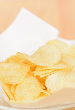 patates cipsi kasede kağıt üzerinde