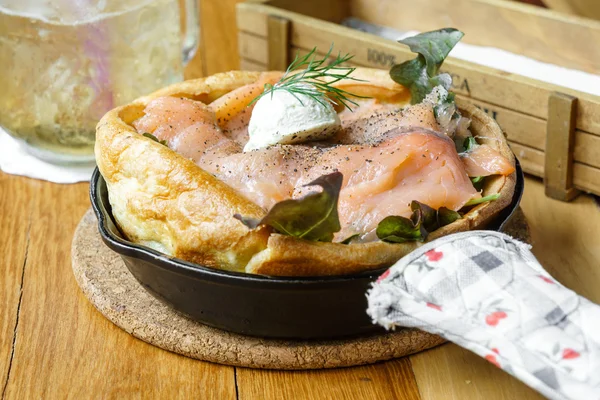 Salmon salad in bread pan — Stock Photo, Image