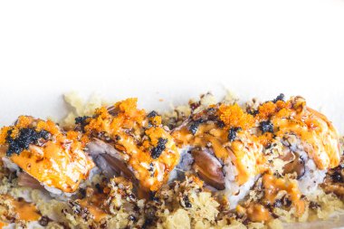 Suşi roll ile Somon ızgara