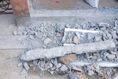 Beton zeminde arta kalan beton. Ev geliştirme kavramı