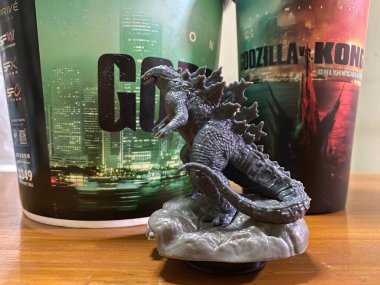 Trang, Tayland - 26 Mart 2021 Godzilla Sinema Şehri 'nden Godzilla-Kong filmi koleksiyonu