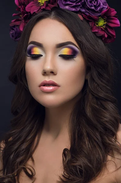 Žena s barevný make-up na oči — Stock fotografie