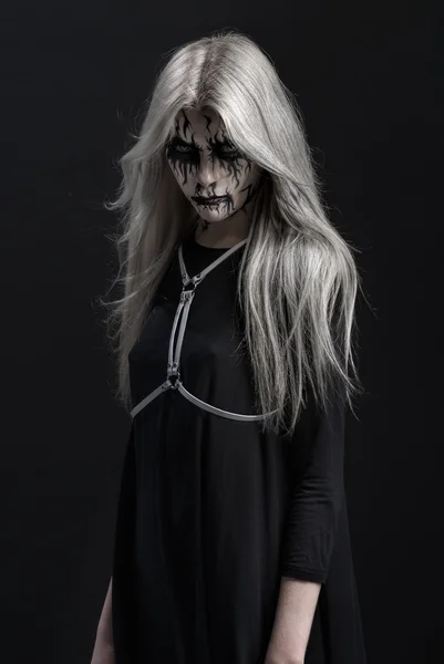 Dívka s strašidelné make-up na obličej — Stock fotografie
