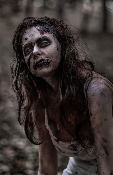 Zombie žena s rány — Stock fotografie