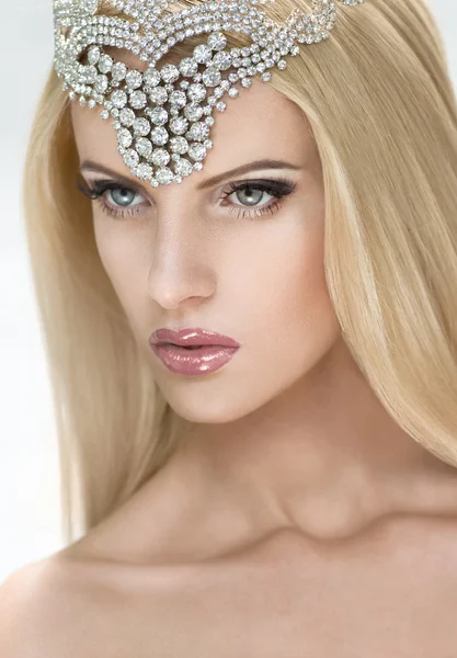 Posh blonde woman in tiara — Stock Photo, Image