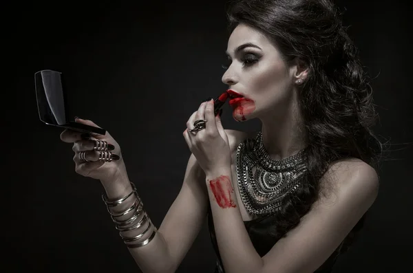 Bir Gotik vampir kadın portresi