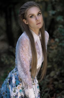 Güzel kadın moda giysileri