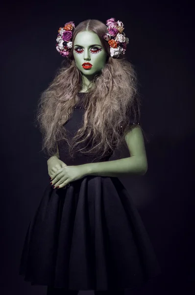 Portrait de femme à la peau verte — Photo