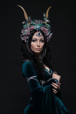 fantezi elf kadın çiçek taç