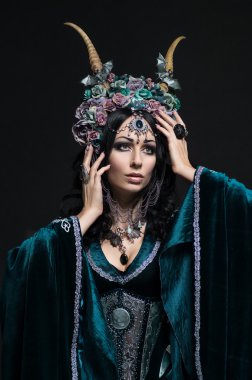 fantezi elf kadın çiçek taç