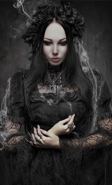 Gothic woman   in dark dress — Stock Photo, Image