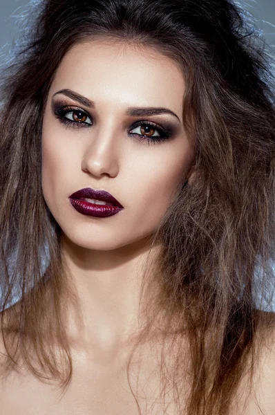 Kvinna med mode makeup — Stockfoto