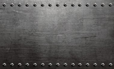 perçinli metal plaka