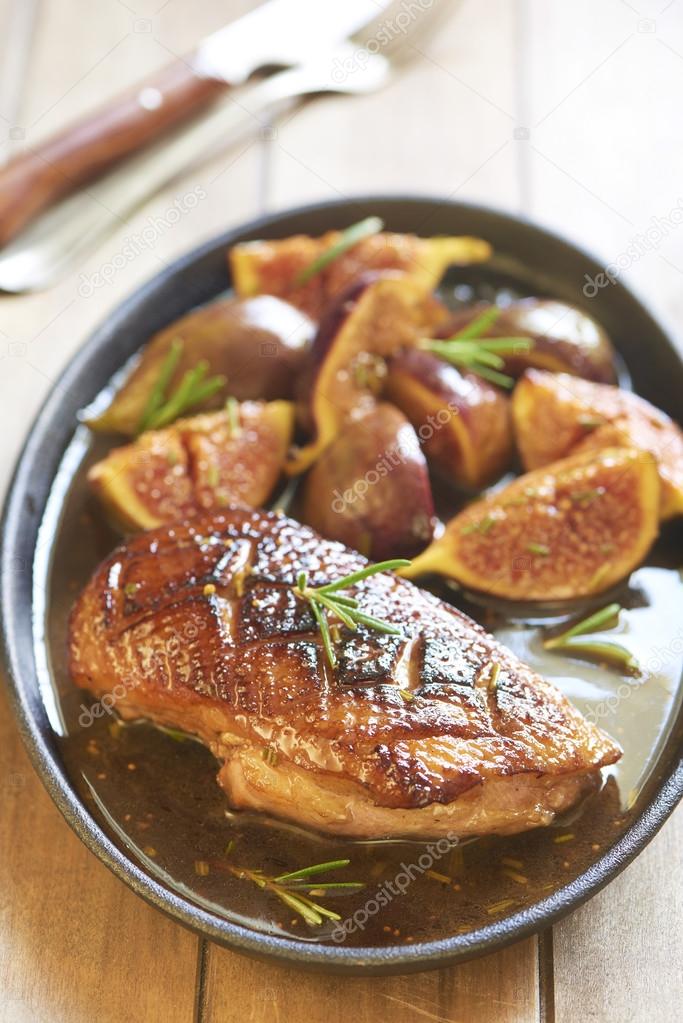 Roasted duck breast with figs and rosemary