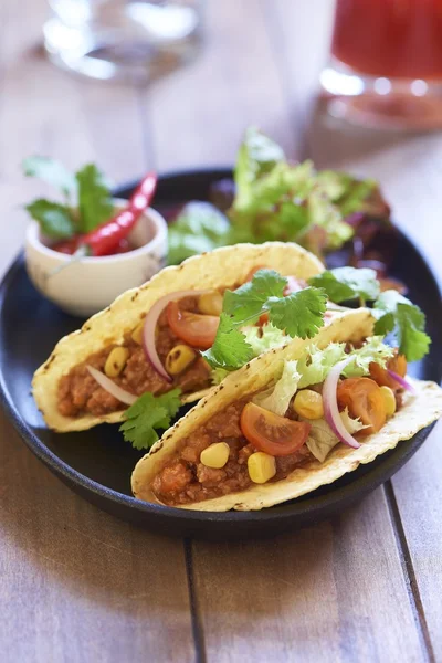 Taco saláta és a paradicsom dip lemez Jogdíjmentes Stock Fotók