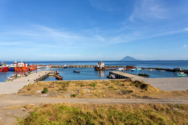 Port w mieście Manado Kota, Indonezja — Zdjęcie stockowe