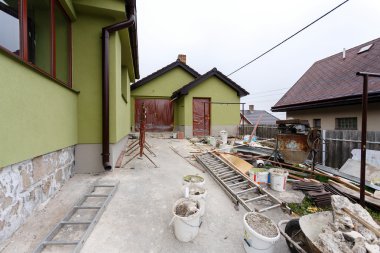 İnşaat ya da kırsal ev tamiri