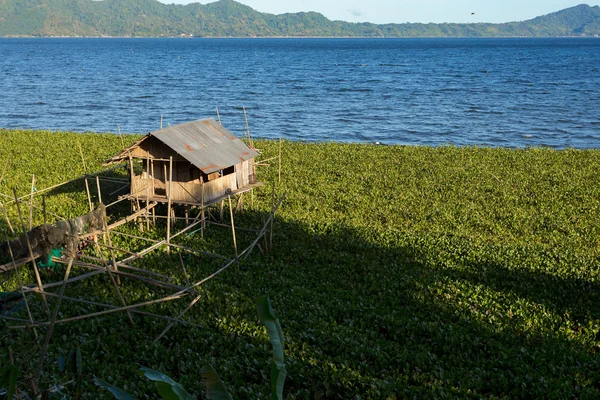 Fiskodling vid sjön Tondano — Stockfoto