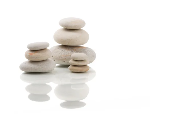 Balancing zen stenen geïsoleerd — Stockfoto