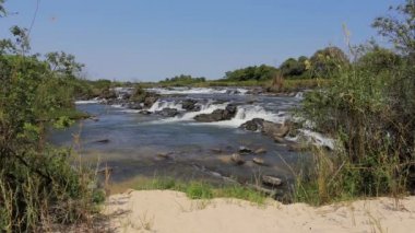 ünlü popa caprivi, Kuzey Namibya düşüyor