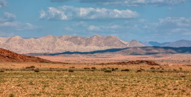 Brandberg bölgesi yakınlarındaki Namib Çölü 'nde dağ, vahşi doğa, Namibya, Afrika doğası.