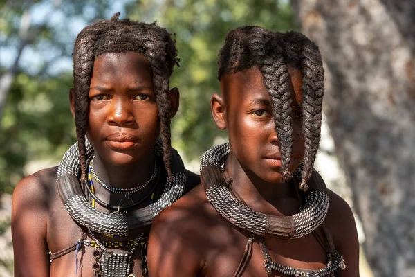 Namibia Omusati Region Května Portrét Ženy Himby Tradičním Účesem Náhrdelníky — Stock fotografie