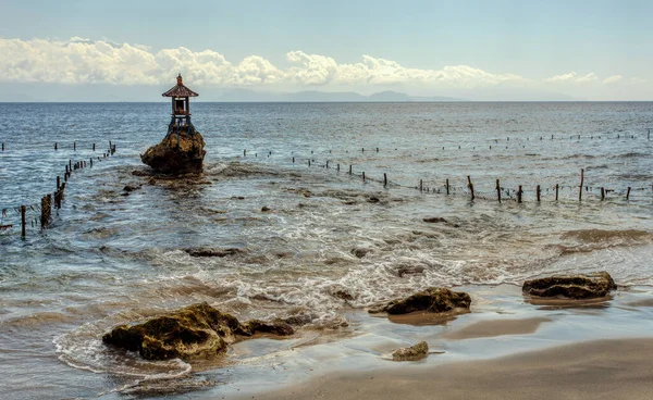 Mała Świątynia Nad Brzegiem Morza Wyspa Nusa Penida Bali Indonezja — Zdjęcie stockowe