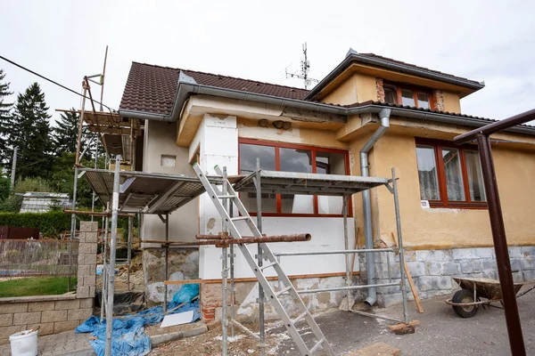 Repariertes Bauernhaus — Stockfoto