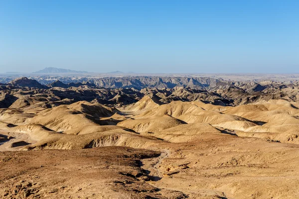 Панорама фантастического ландшафта лунного пейзажа Намибии — стоковое фото