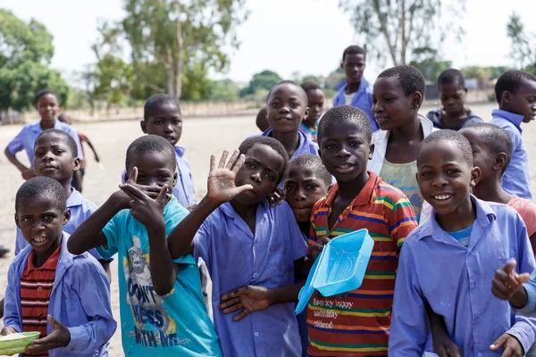 Heureux écoliers namibiens en attente d'une leçon . — Photo