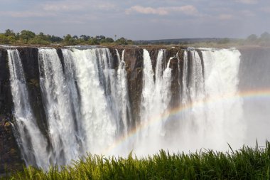 Su sis ile Victoria Şelaleleri