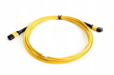 Şerit fiber optik patchcord ile bağlamak Mtp