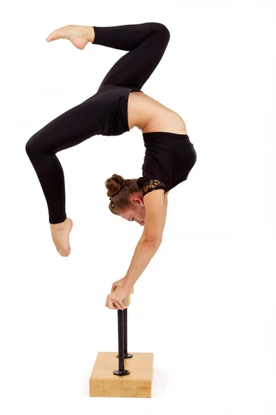 Joven gimnasta profesional mujer — Foto de Stock