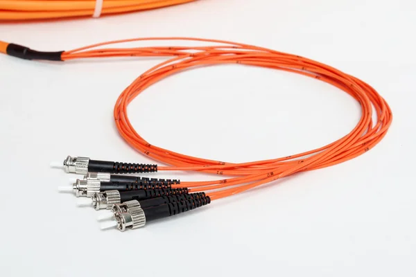 Turuncu fiber optik St bağlayıcı patchcord — Stok fotoğraf