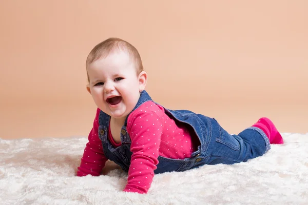 Glimlachende baby baby — Stockfoto