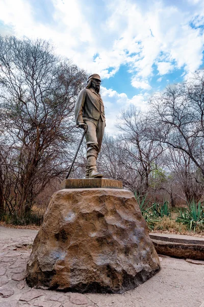 Statue of David Livingstone in The Victoria falls — Stock Photo, Image