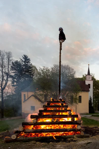 Boszorkány, tűzvész walpurgis-éj — Stock Fotó