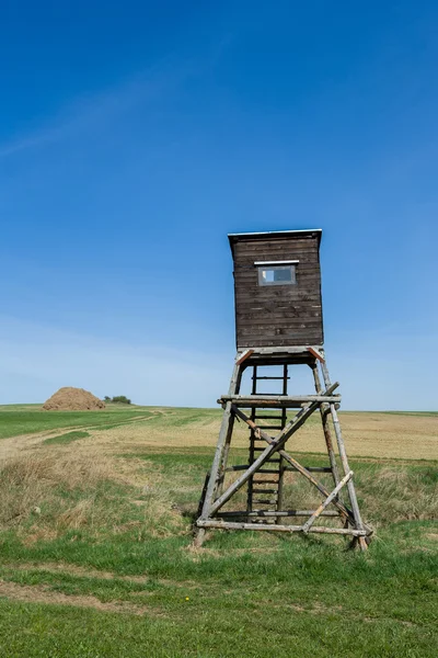 Cacciatori di legno alto sedile, torre di caccia — Foto Stock